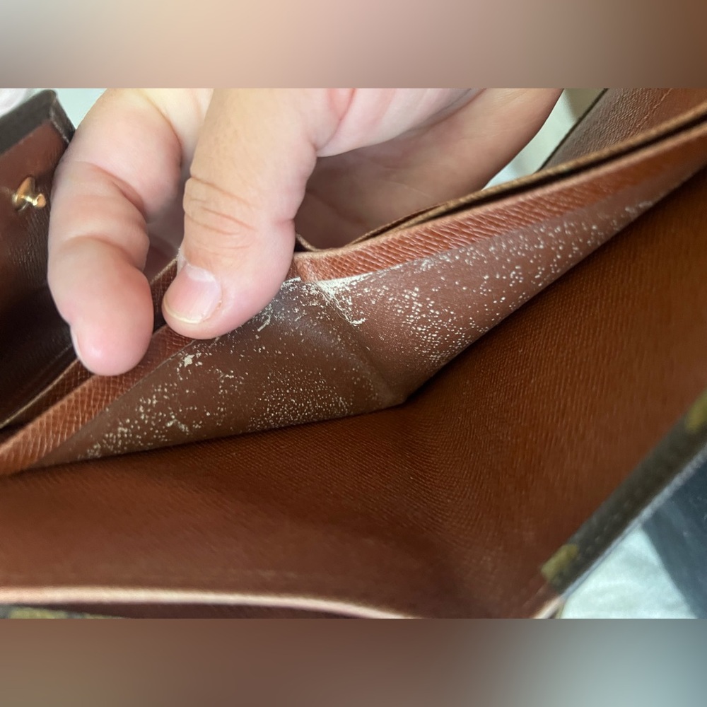 Louis Vuitton compact wallet - Picture 6 of 6
